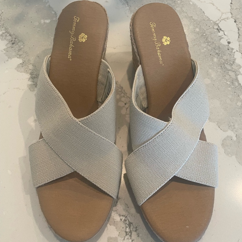 Tommy Bahama Women's Cross Strap Sandals